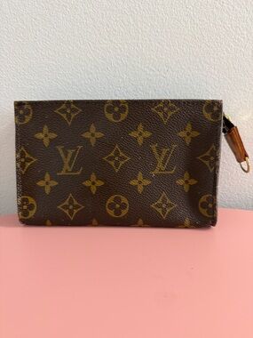 Louis Vuitton Monogram Canvas Authentic Pouch